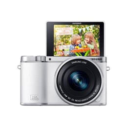 NX3000 - Blanc + Samsung NX 16-50mm f/3.5-5.6 Power Zoom ED OIS + 50-200mm f/4.0-5.6 ED OIS III f/3.5-5.6 + f/4-5.6